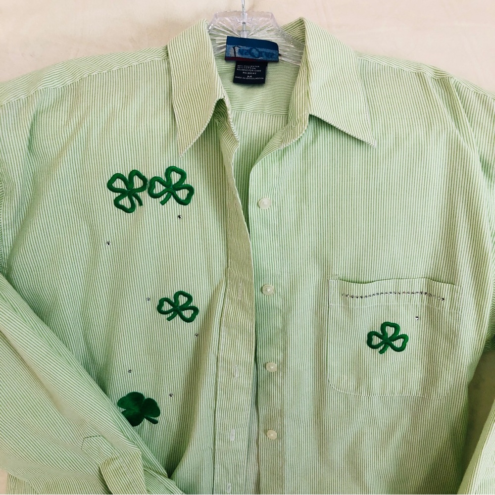 Womens Blouse Green Shamrock Clover pin Striped button down